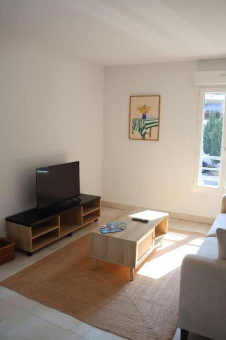 Suberbe Appartement Climatise Avec Terrasse Saint-Raphaël Exterior foto